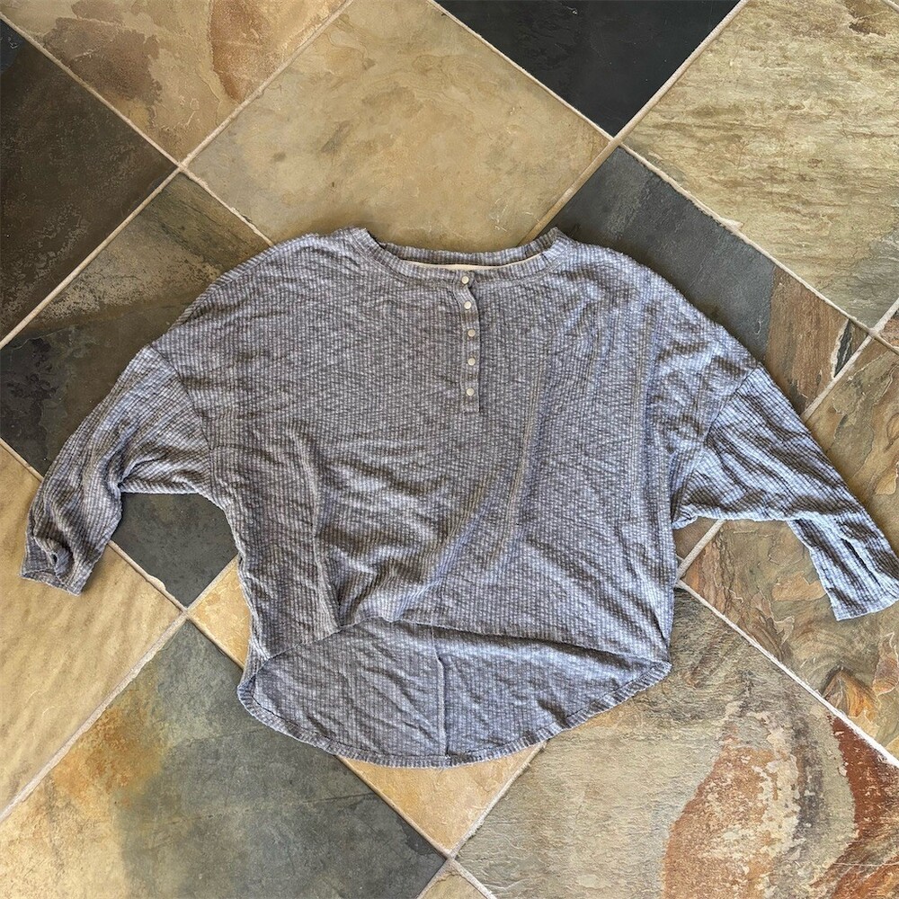 Urban Outfitters Henley Top Womens Petite S Gray Waffle Knit Long Sleeve